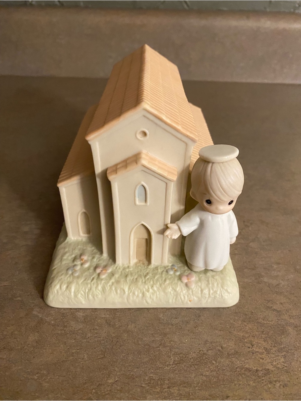 Precious Moments 1989 Special Commemorative Chapel Figurine